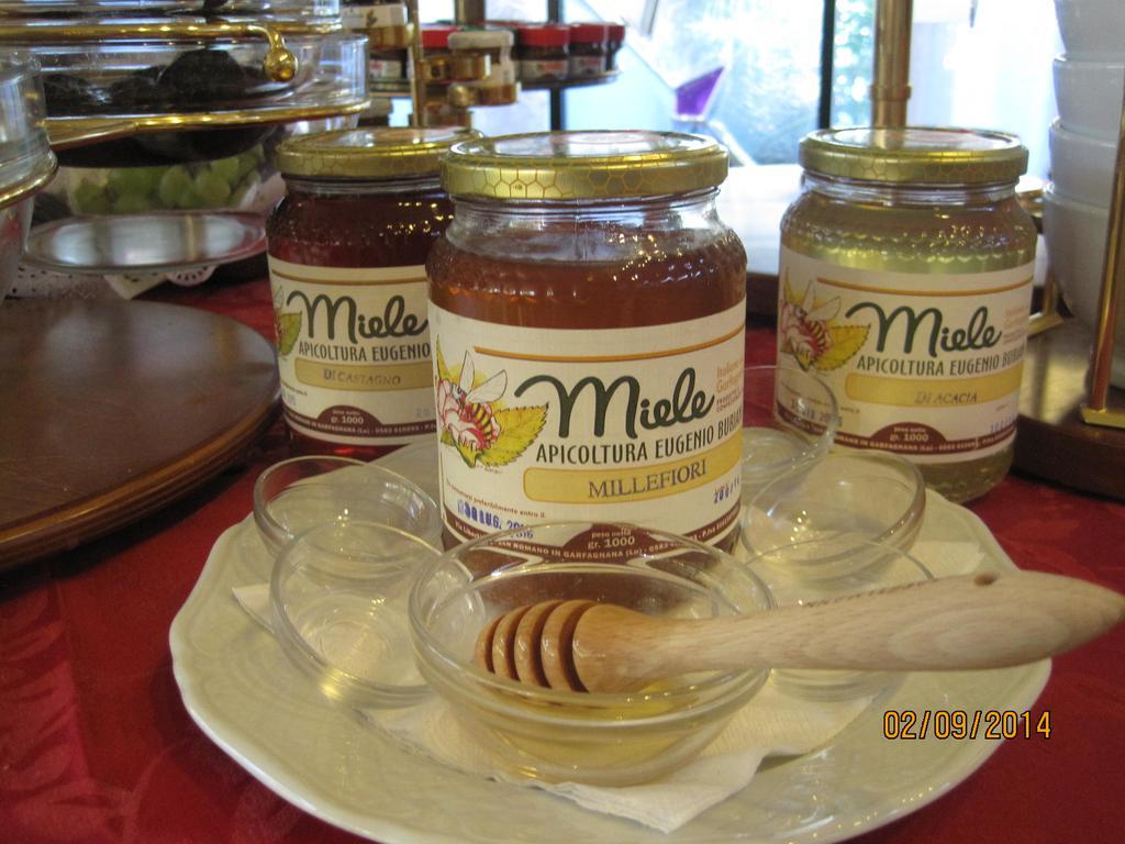 Hotel Matilde Марина ди Маса Екстериор снимка