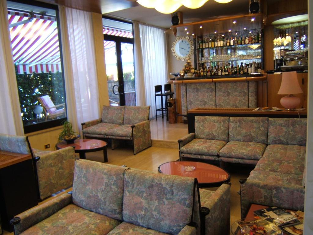 Hotel Matilde Марина ди Маса Екстериор снимка