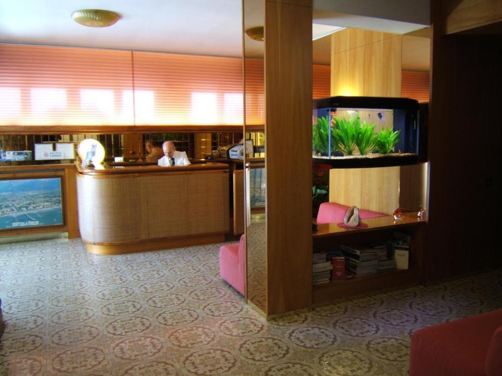 Hotel Matilde Марина ди Маса Екстериор снимка