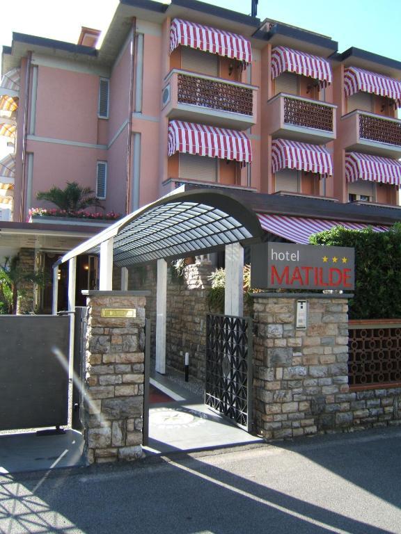 Hotel Matilde Марина ди Маса Екстериор снимка
