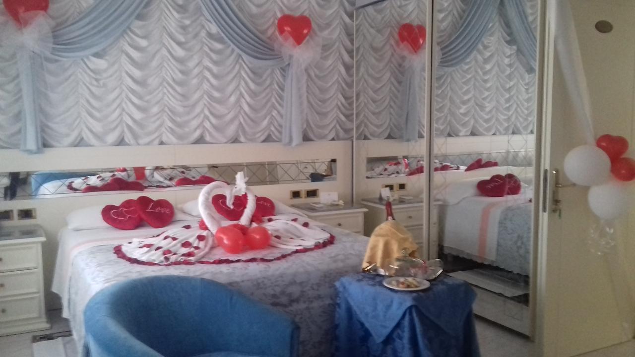 Hotel Matilde Марина ди Маса Екстериор снимка