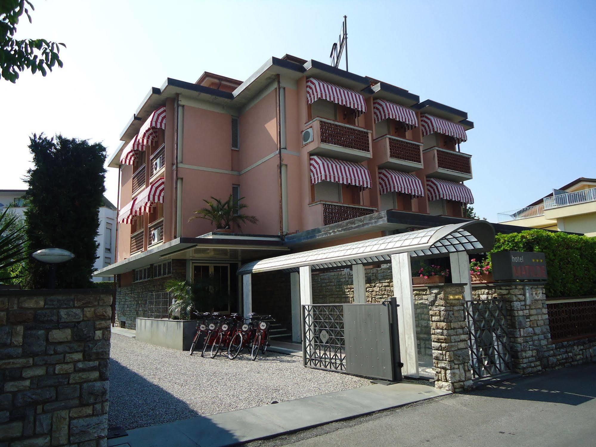 Hotel Matilde Марина ди Маса Екстериор снимка