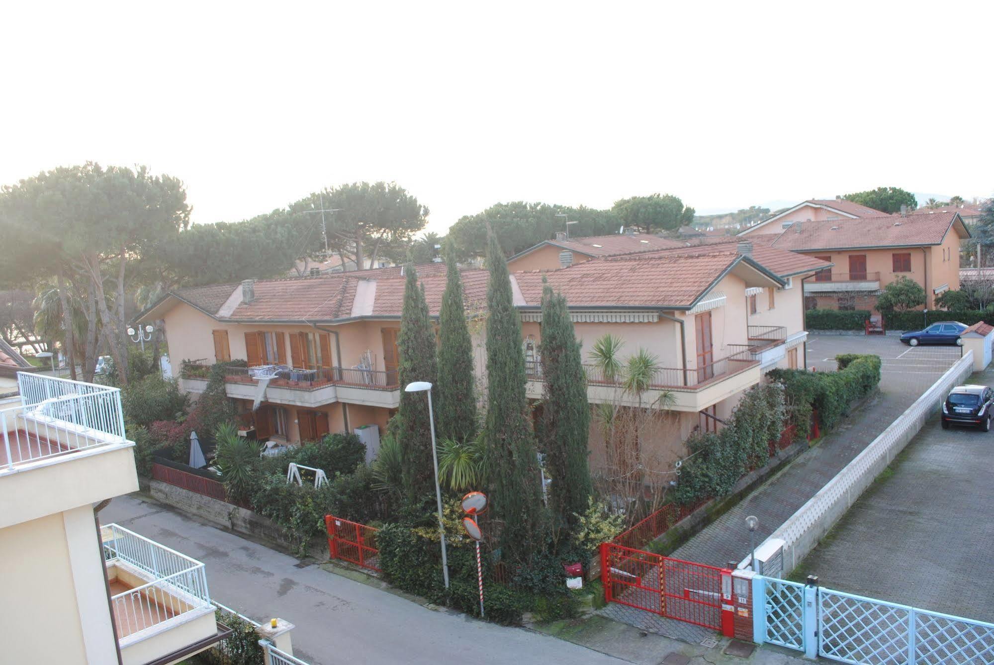 Hotel Matilde Марина ди Маса Екстериор снимка