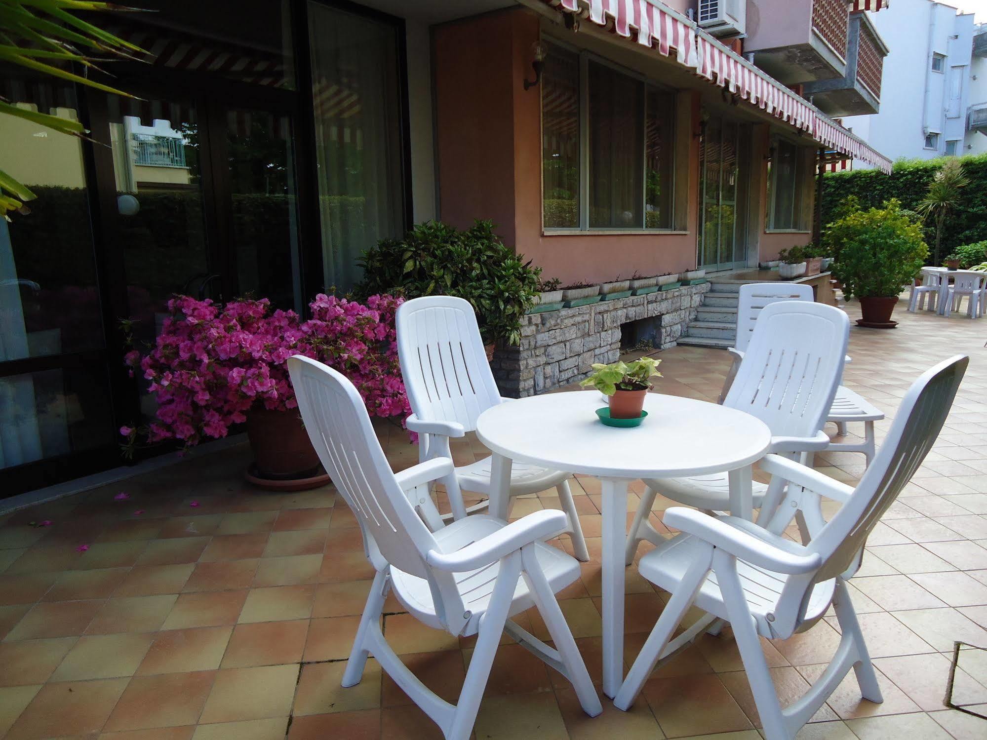 Hotel Matilde Марина ди Маса Екстериор снимка