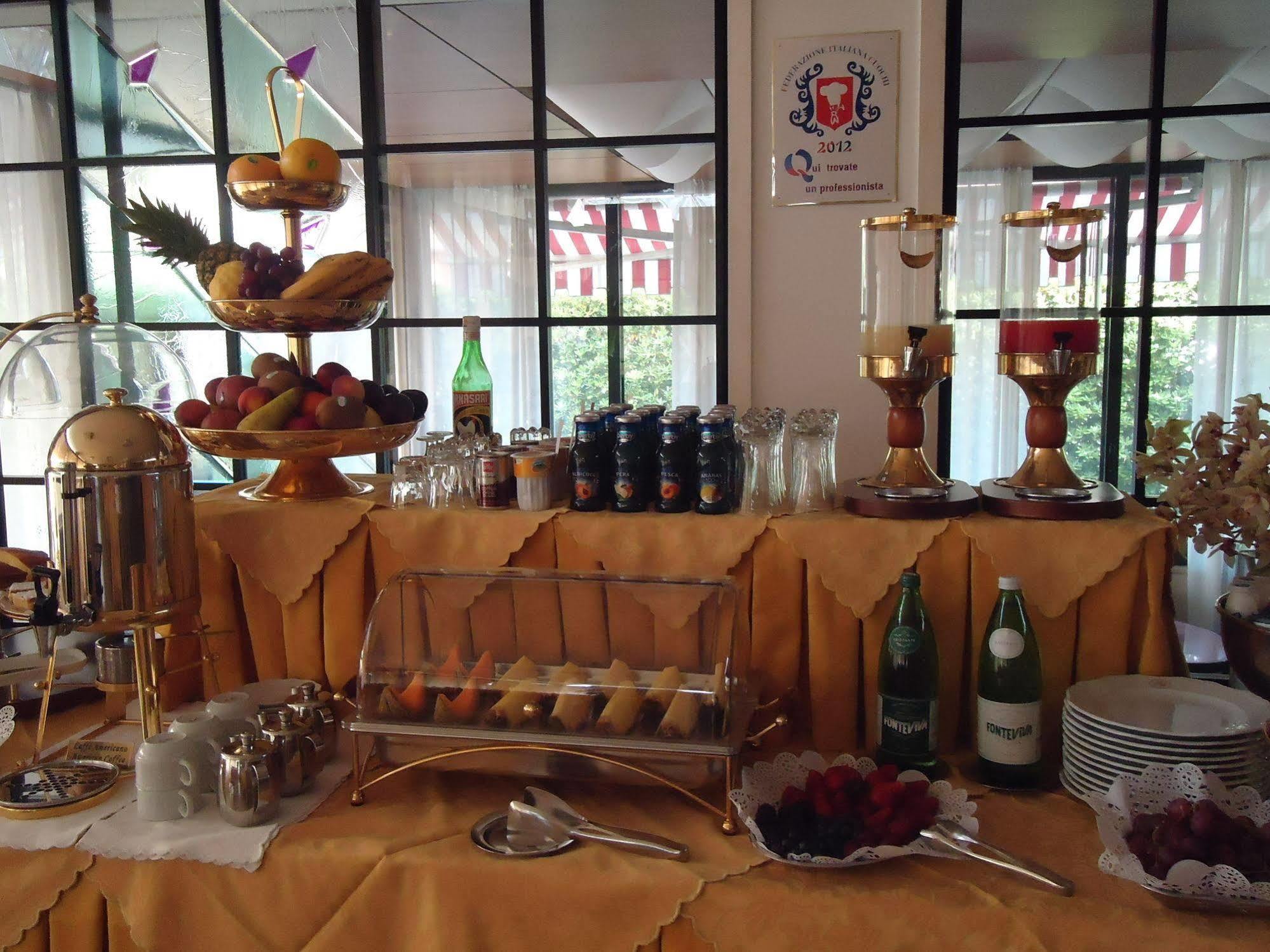 Hotel Matilde Марина ди Маса Екстериор снимка