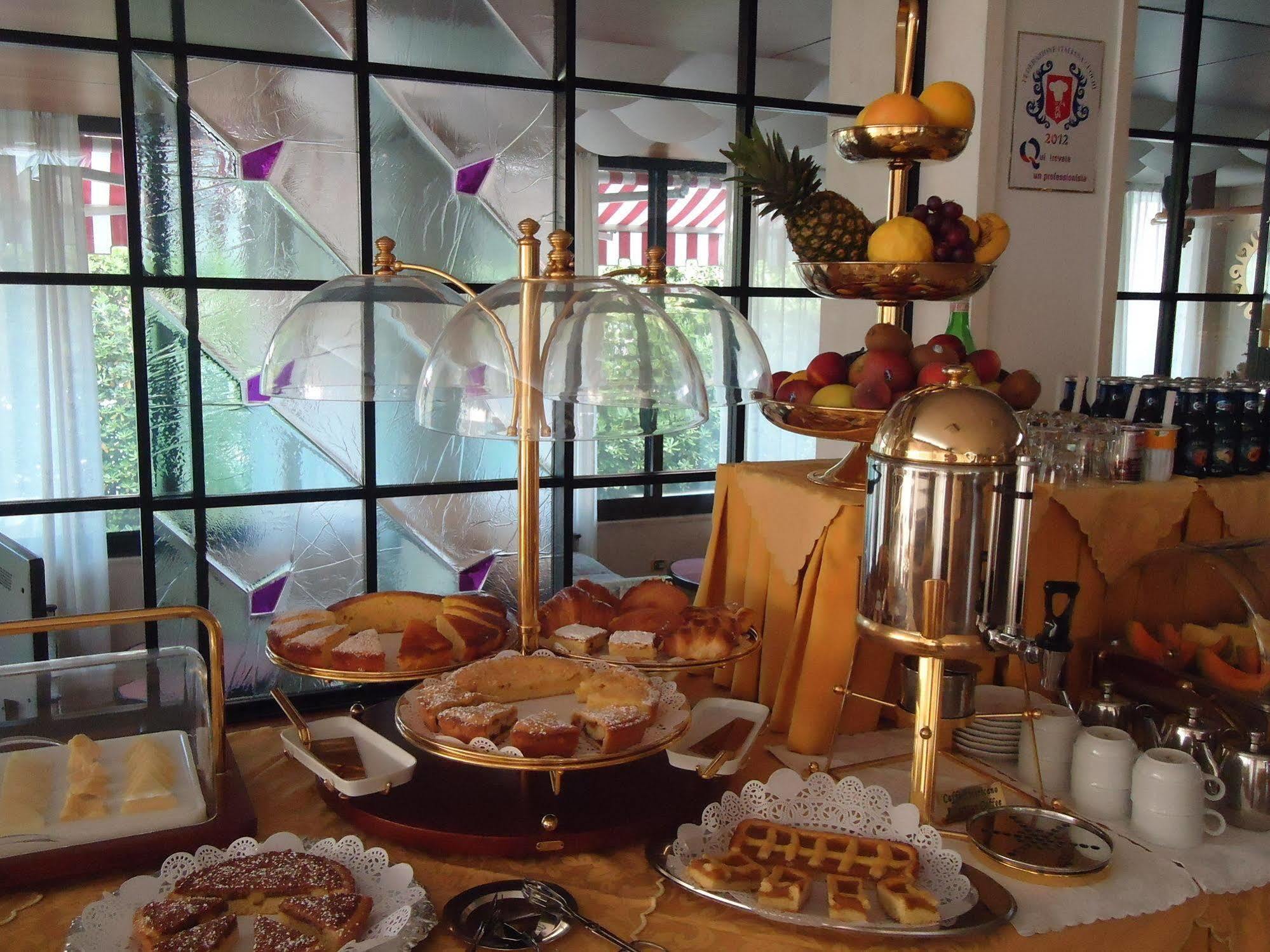 Hotel Matilde Марина ди Маса Екстериор снимка