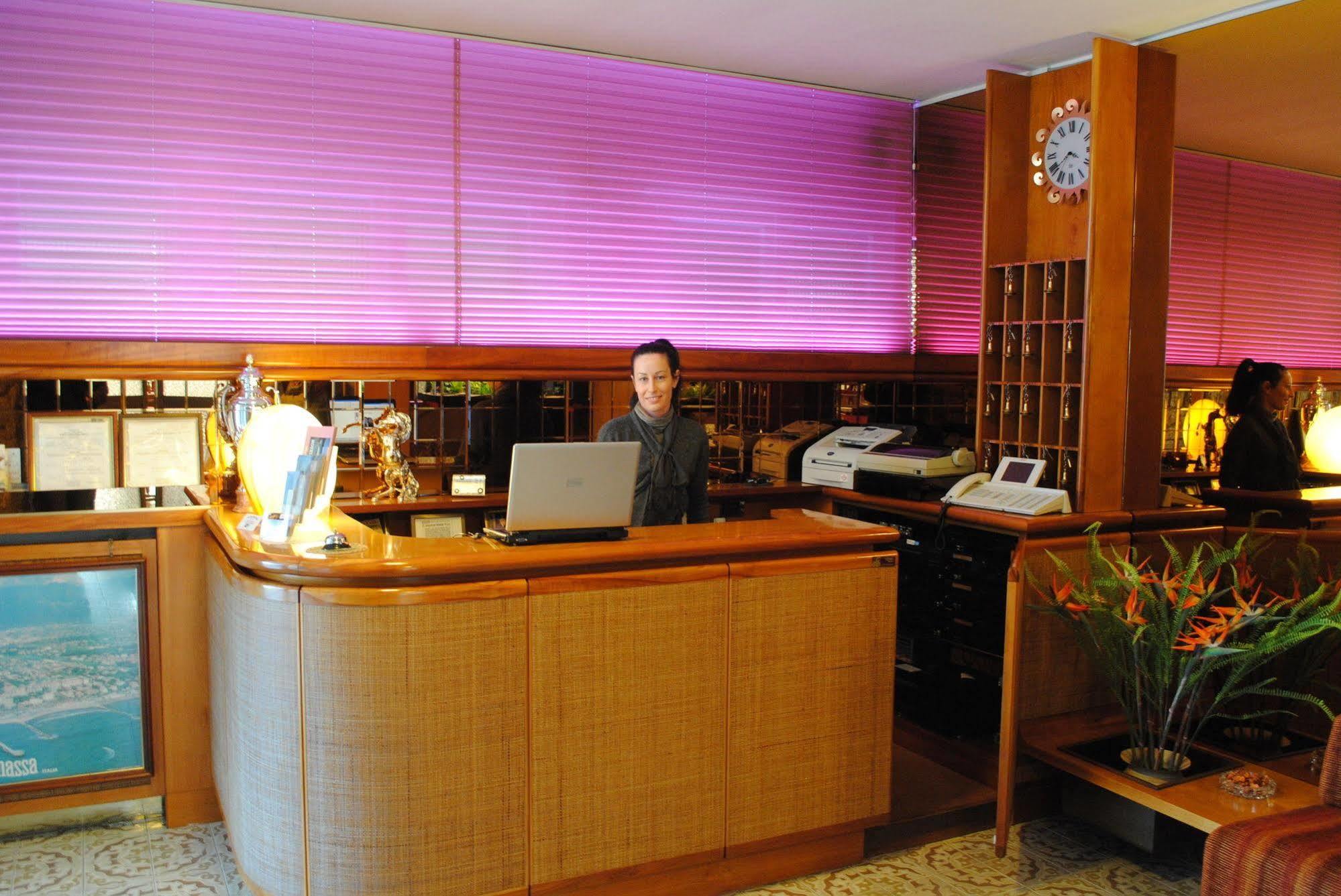 Hotel Matilde Марина ди Маса Екстериор снимка