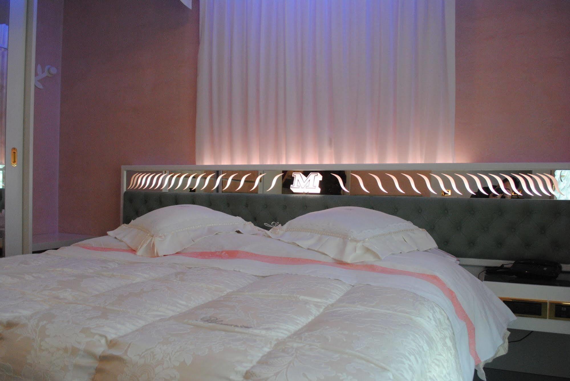 Hotel Matilde Марина ди Маса Екстериор снимка