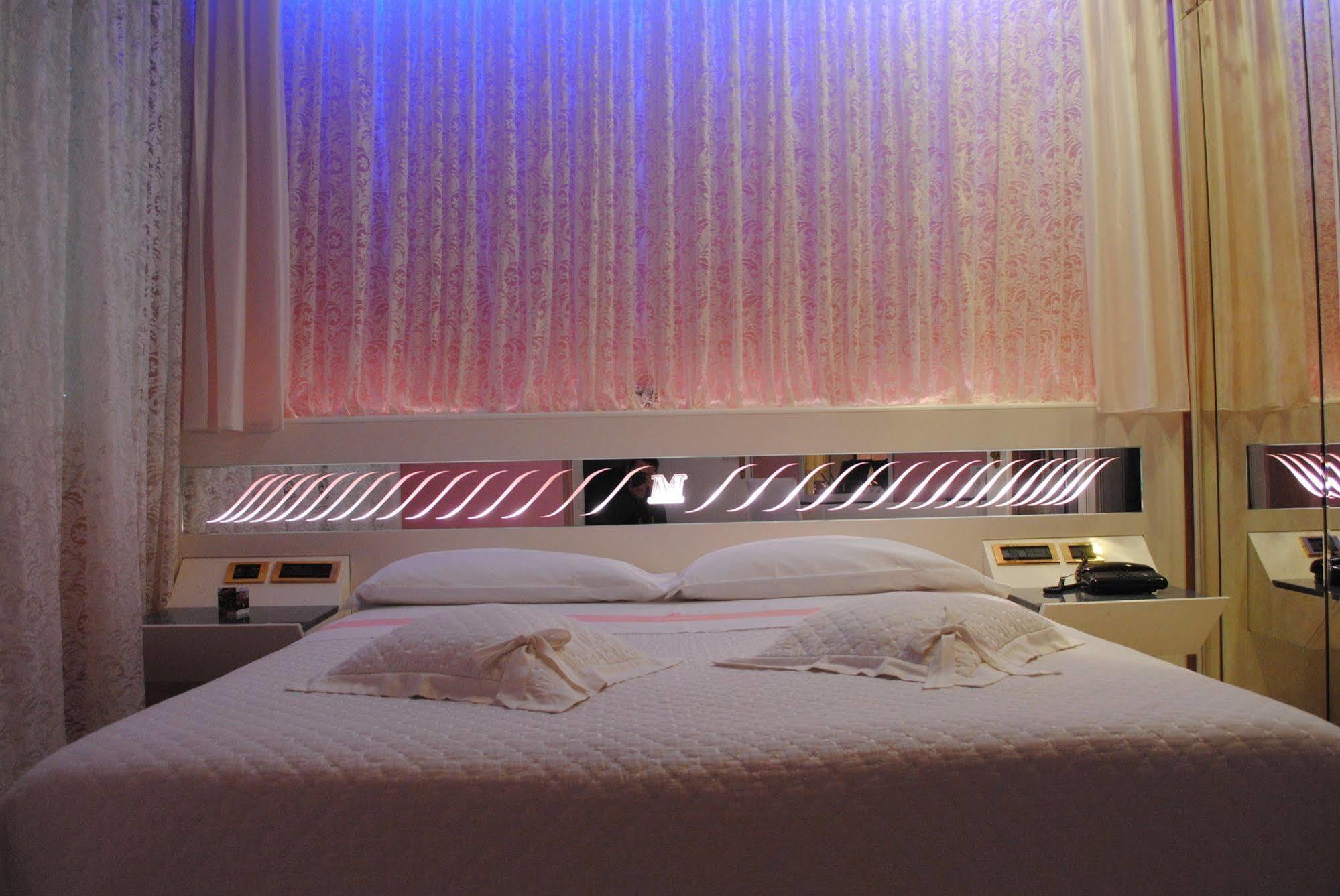Hotel Matilde Марина ди Маса Екстериор снимка
