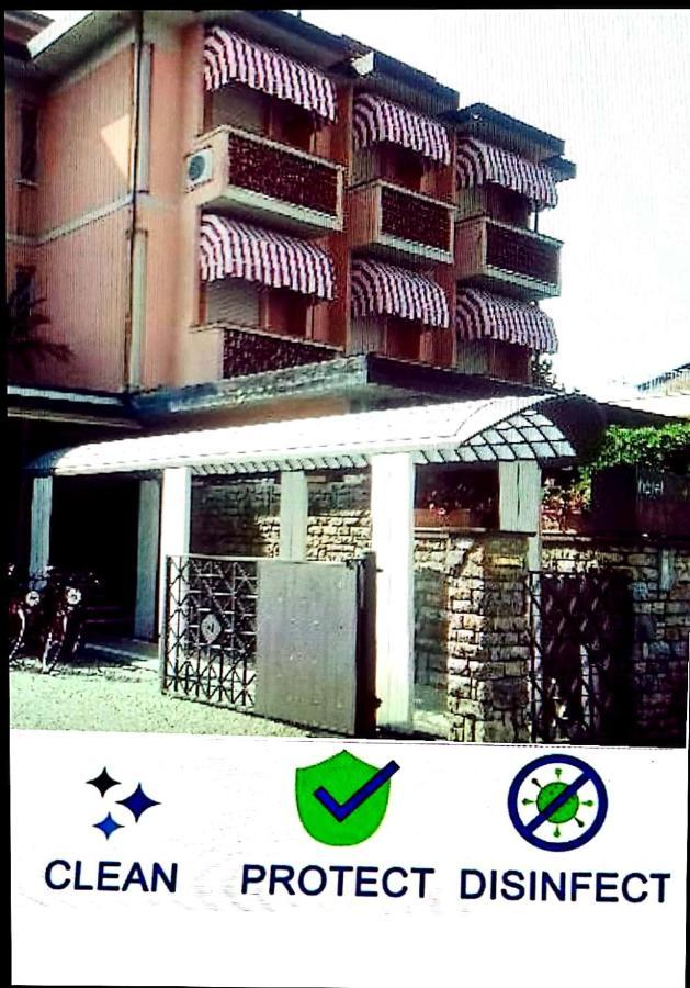 Hotel Matilde Марина ди Маса Екстериор снимка